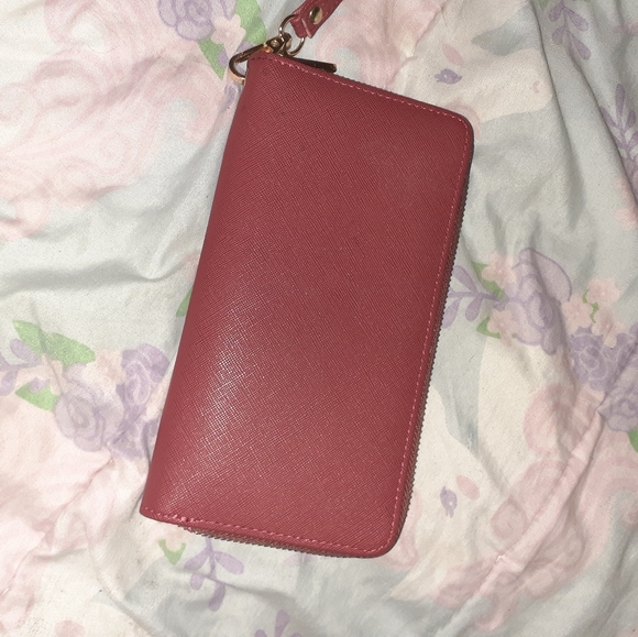 Wallets - Picture 3 of 6